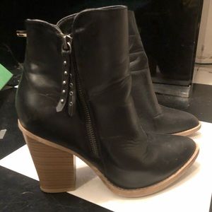 Black chunky heel booties size 9